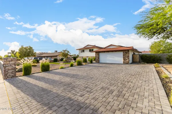 $780,000 | 5302 West Greenway Road, Glendale, AZ 85306