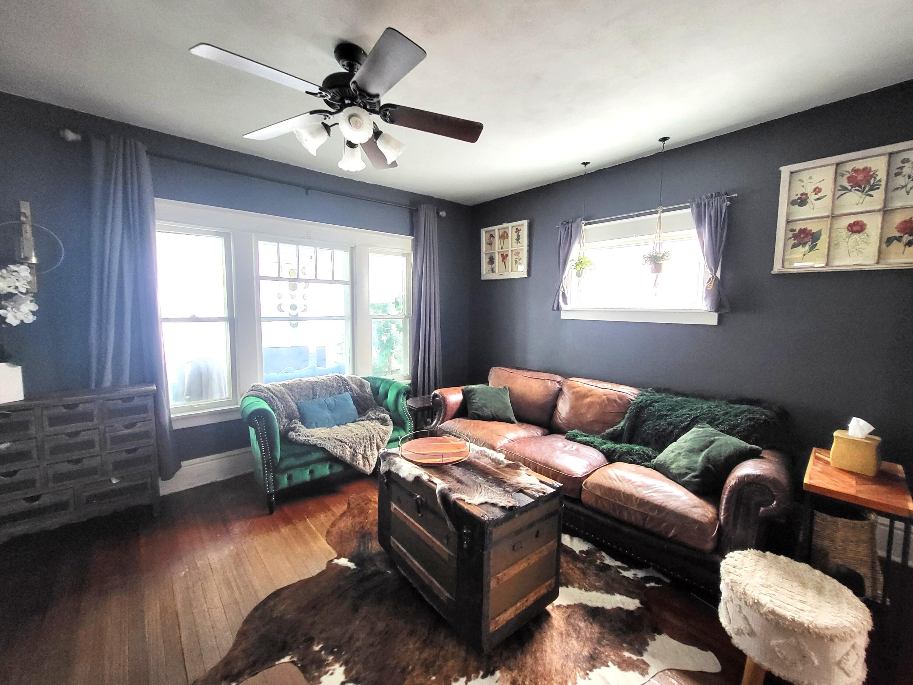 1008 71st Street Kenosha, WI 53143 - Photo 13 of 24 Living Room