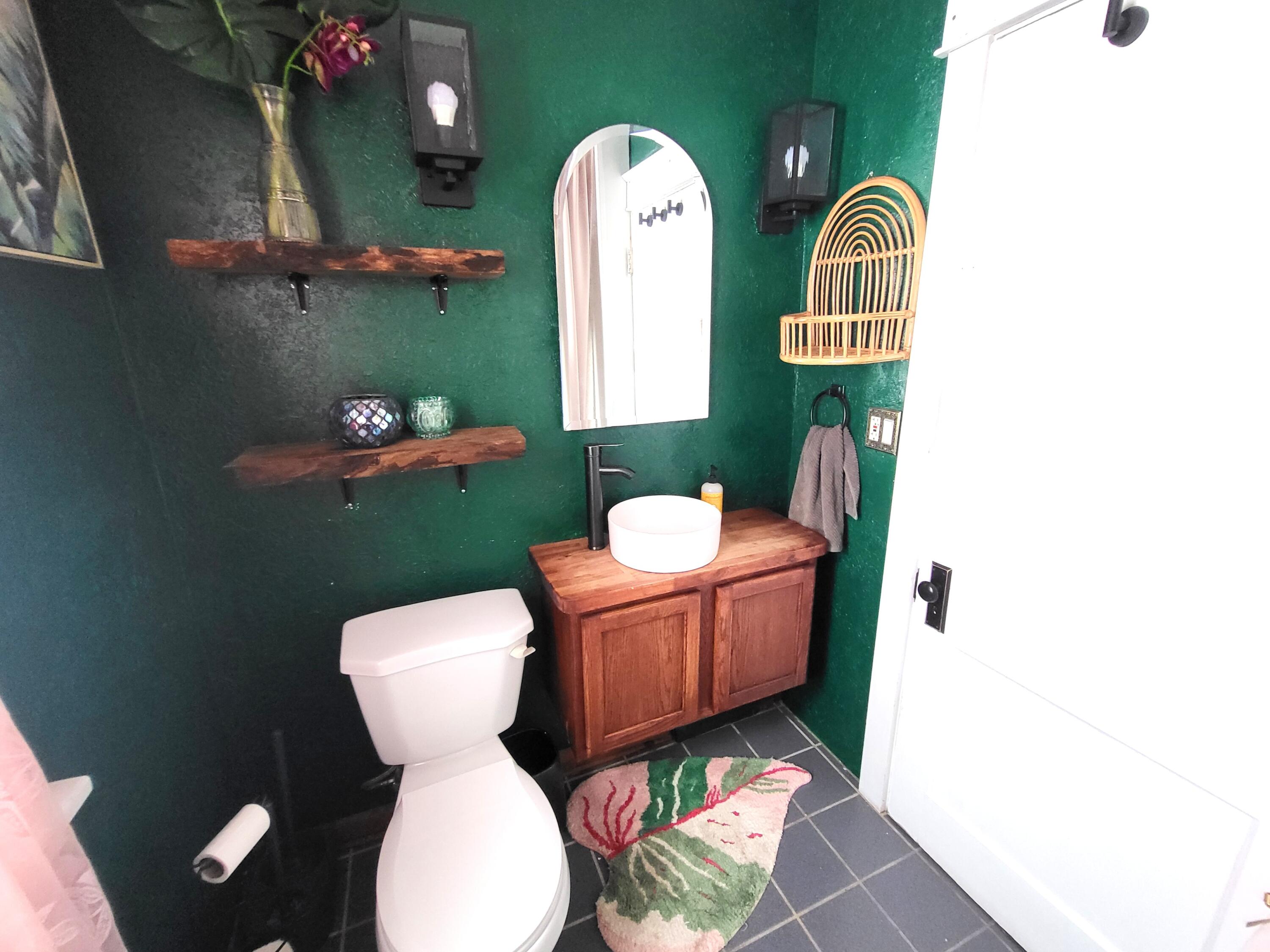 1008 71st Street Kenosha, WI 53143 - Photo 17 of 24 1008 Bathroom upper