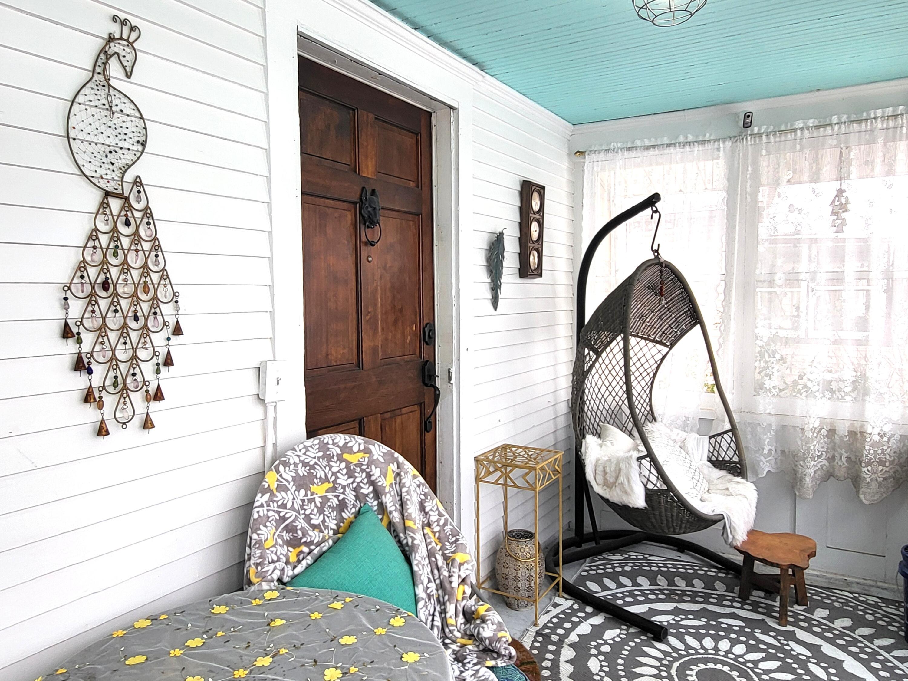 1008 71st Street Kenosha, WI 53143 - Photo 4 of 24 Front Porch