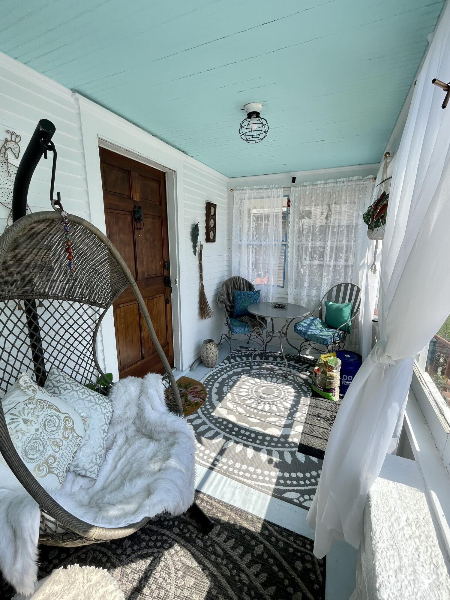 1008 71st Street Kenosha, WI 53143 - Photo 5 of 24 Front Porch