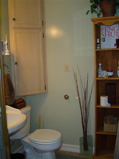 573 Gridley Road Ojai, CA 93023 - Photo 8 of 10 a bathroom with a toilet and a shower