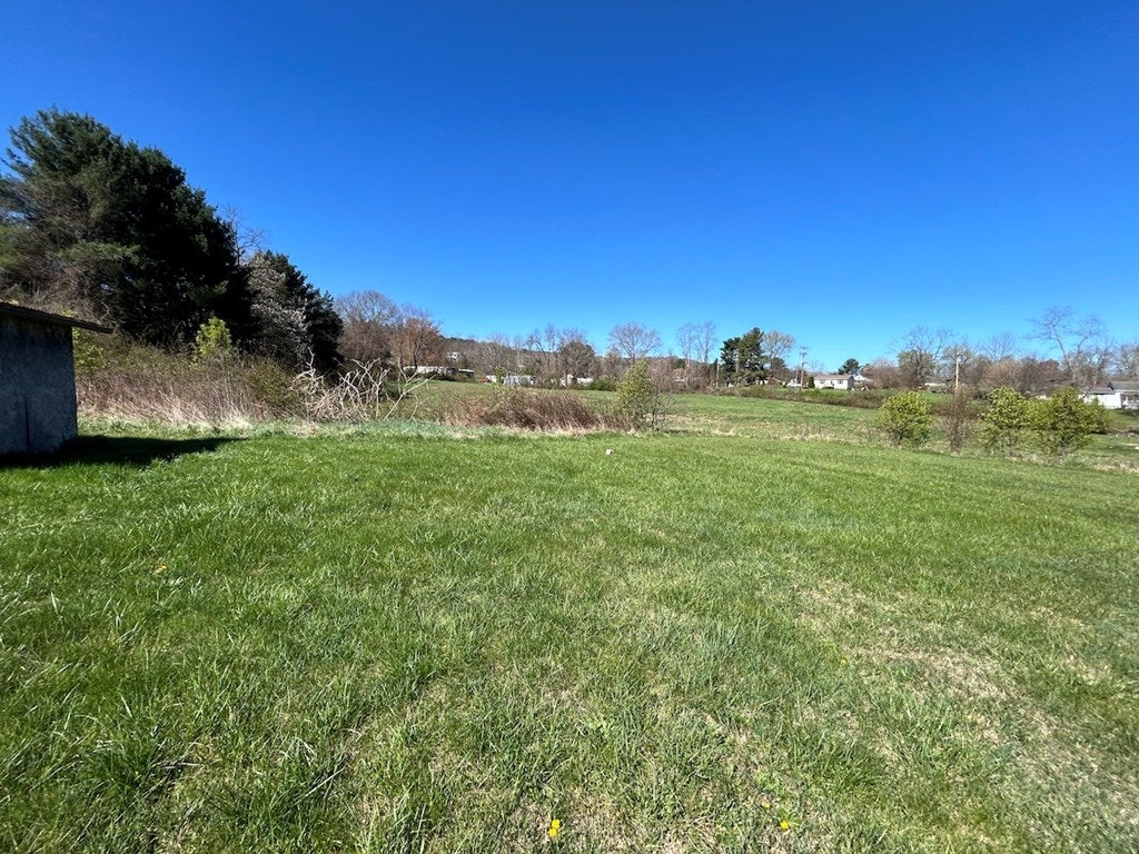 9849 Ivanhoe Road Ivanhoe, VA 24350 - Photo 21 of 31 Gallery Image 21