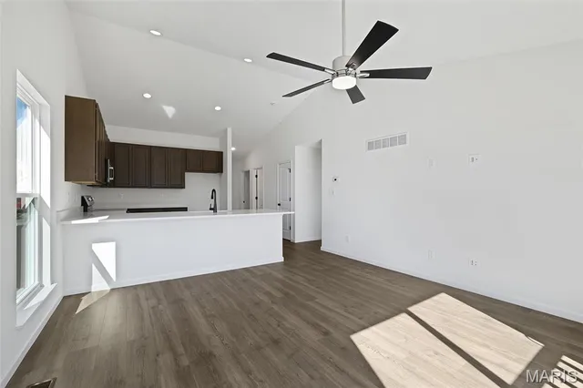 $321,900 | 90 Town Ctr Court, Foristell, MO 63348