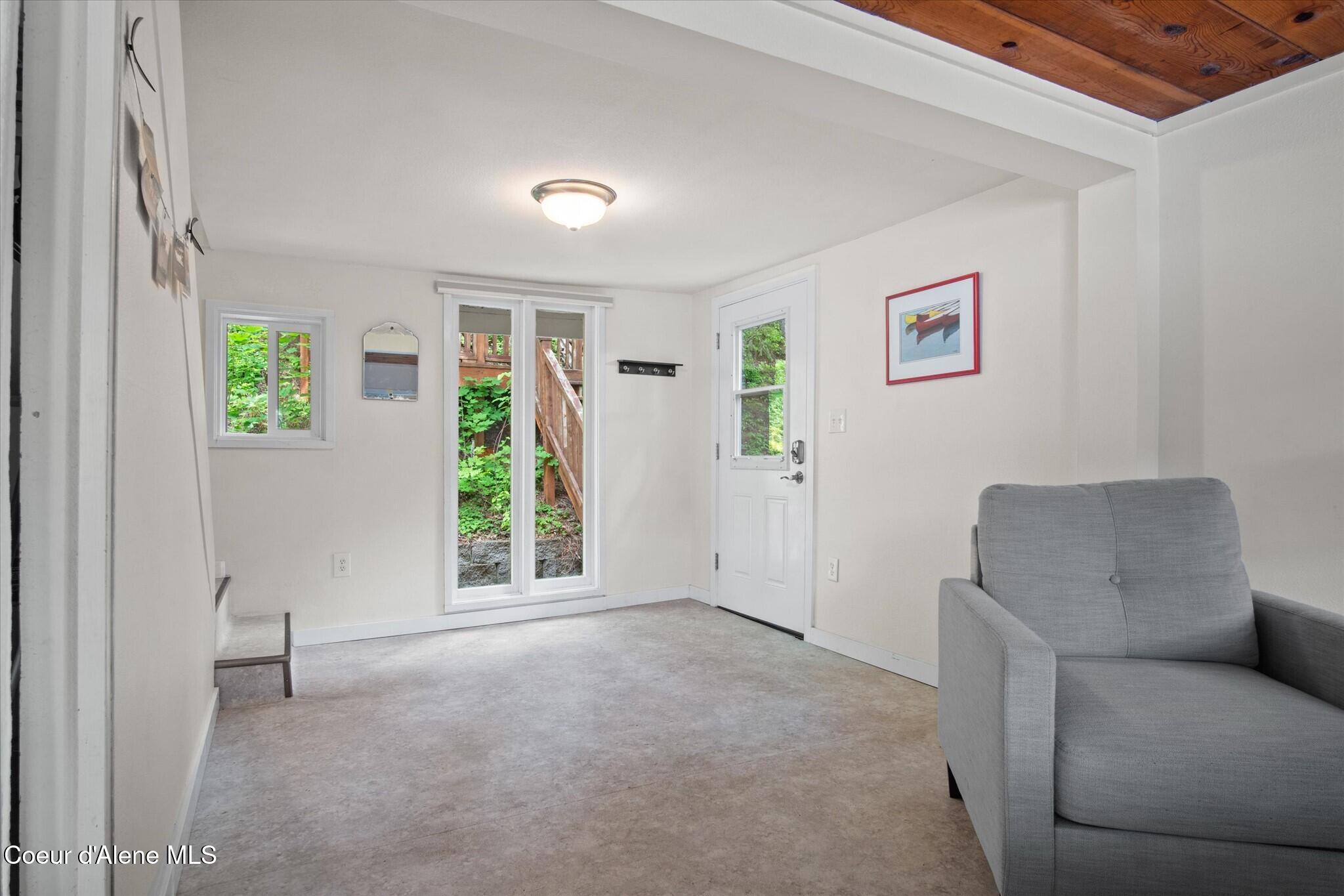 5860 West Freeman Road Rathdrum, ID 83858 - Photo 11 of 32 Entry