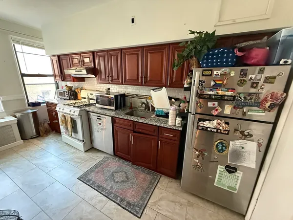 $3,300 | 2003 Commonwealth Avenue, Unit 8, Boston, MA 02135