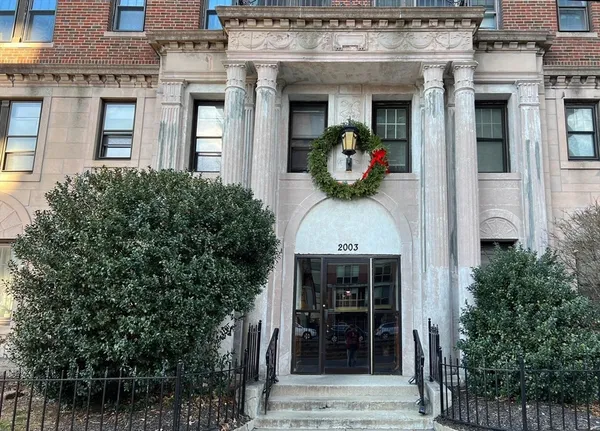 $3,750 | 2003 Commonwealth Avenue, Unit 8, Boston, MA 02135