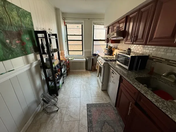 $3,300 | 2003 Commonwealth Avenue, Unit 8, Boston, MA 02135