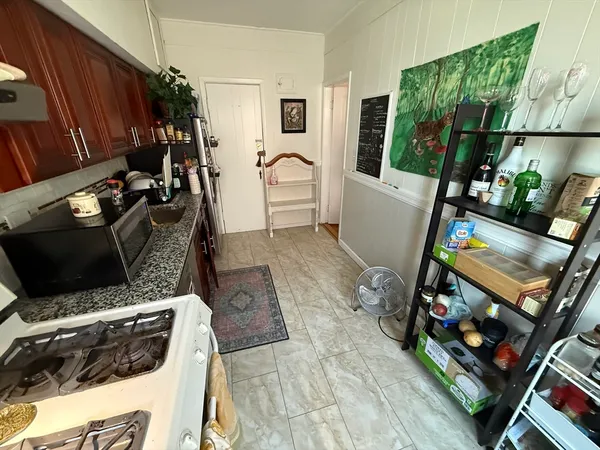 $3,300 | 2003 Commonwealth Avenue, Unit 8, Boston, MA 02135