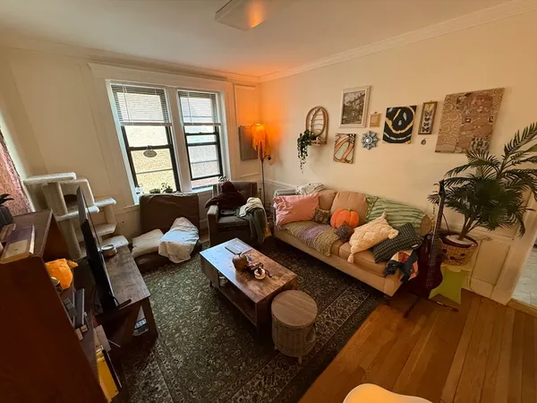 $3,300 | 2003 Commonwealth Avenue, Unit 8, Boston, MA 02135