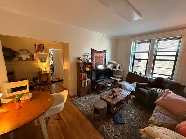 $3,300 | 2003 Commonwealth Avenue, Unit 8, Boston, MA 02135