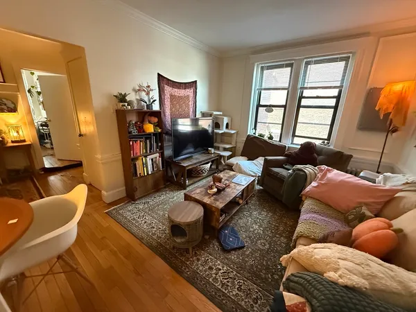 $3,300 | 2003 Commonwealth Avenue, Unit 8, Boston, MA 02135