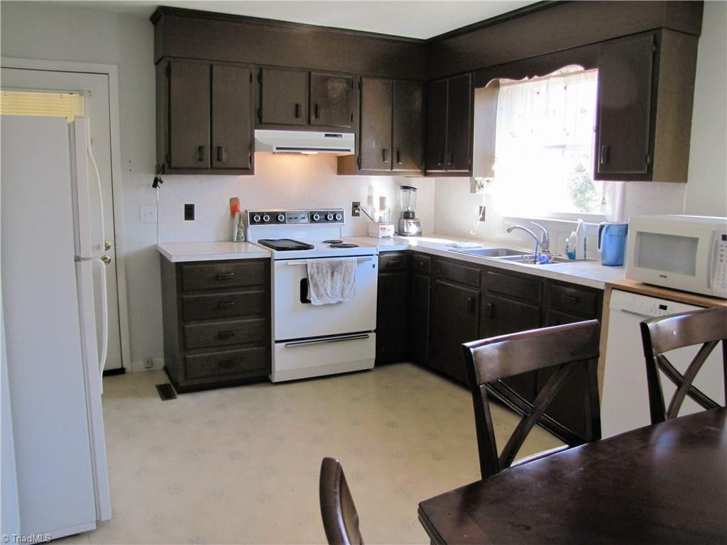 1163 Pond Road Ararat, VA 24053 - Photo 3 of 10 Gallery Image 3