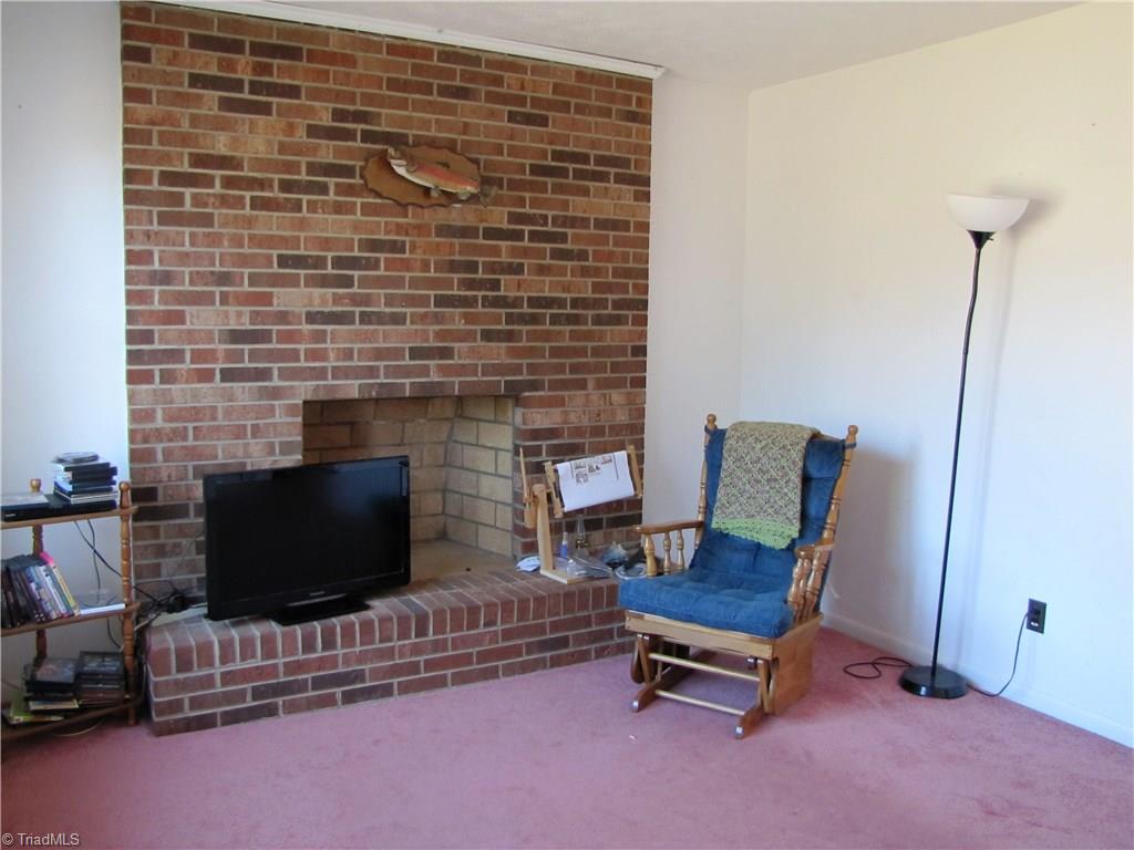 1163 Pond Road Ararat, VA 24053 - Photo 4 of 10 Gallery Image 4
