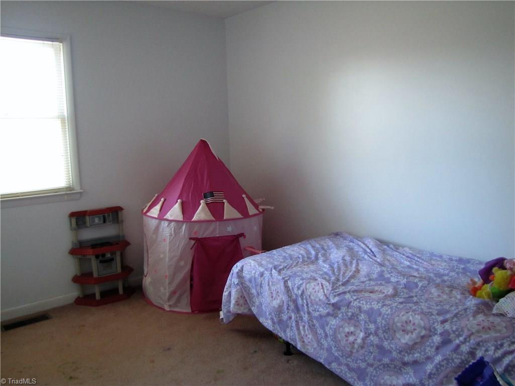 1163 Pond Road Ararat, VA 24053 - Photo 7 of 10 Gallery Image 7