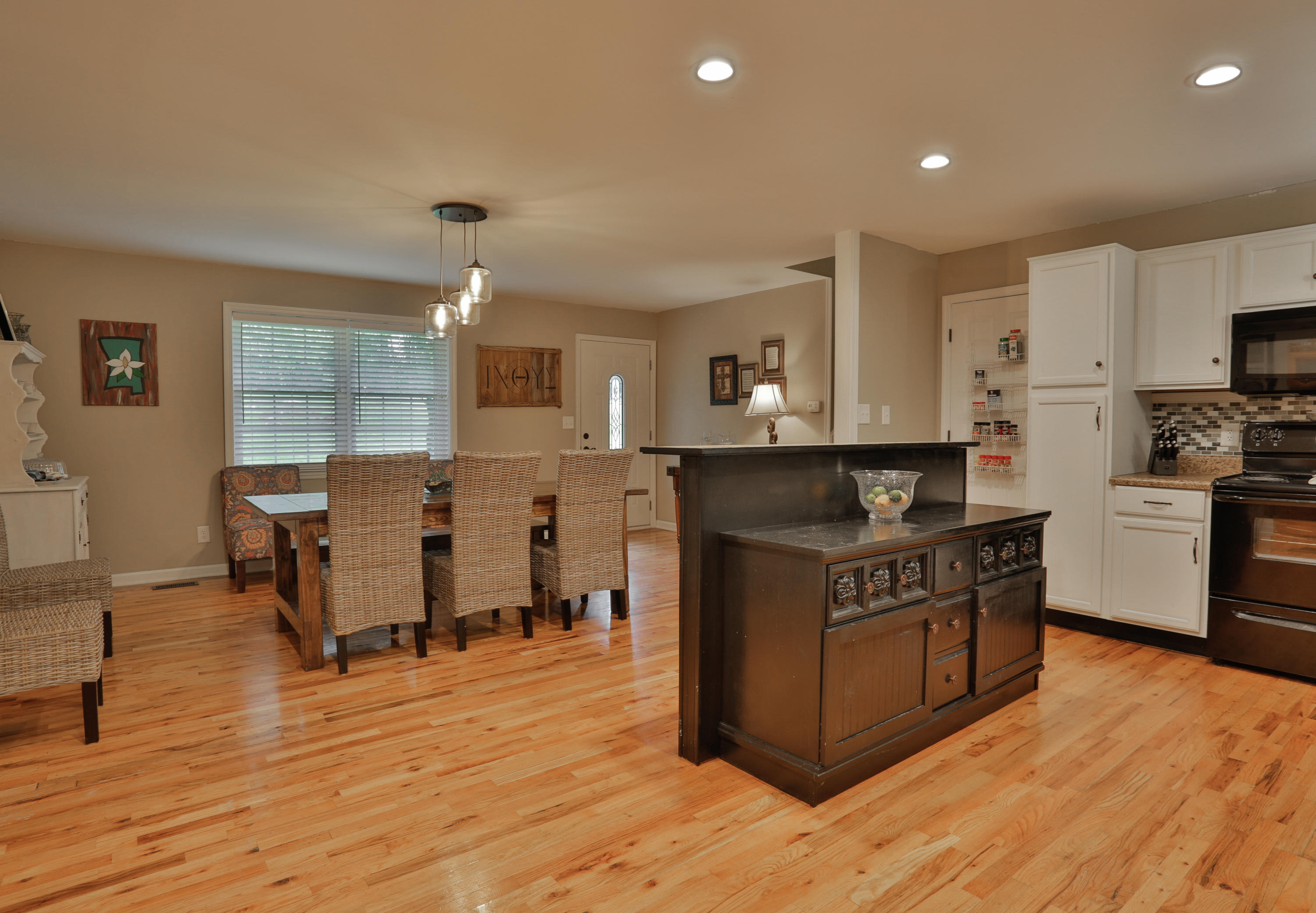 7206 Sawyer Road Signal Mountain, TN 37377 - Photo 4 of 29 open floor plan