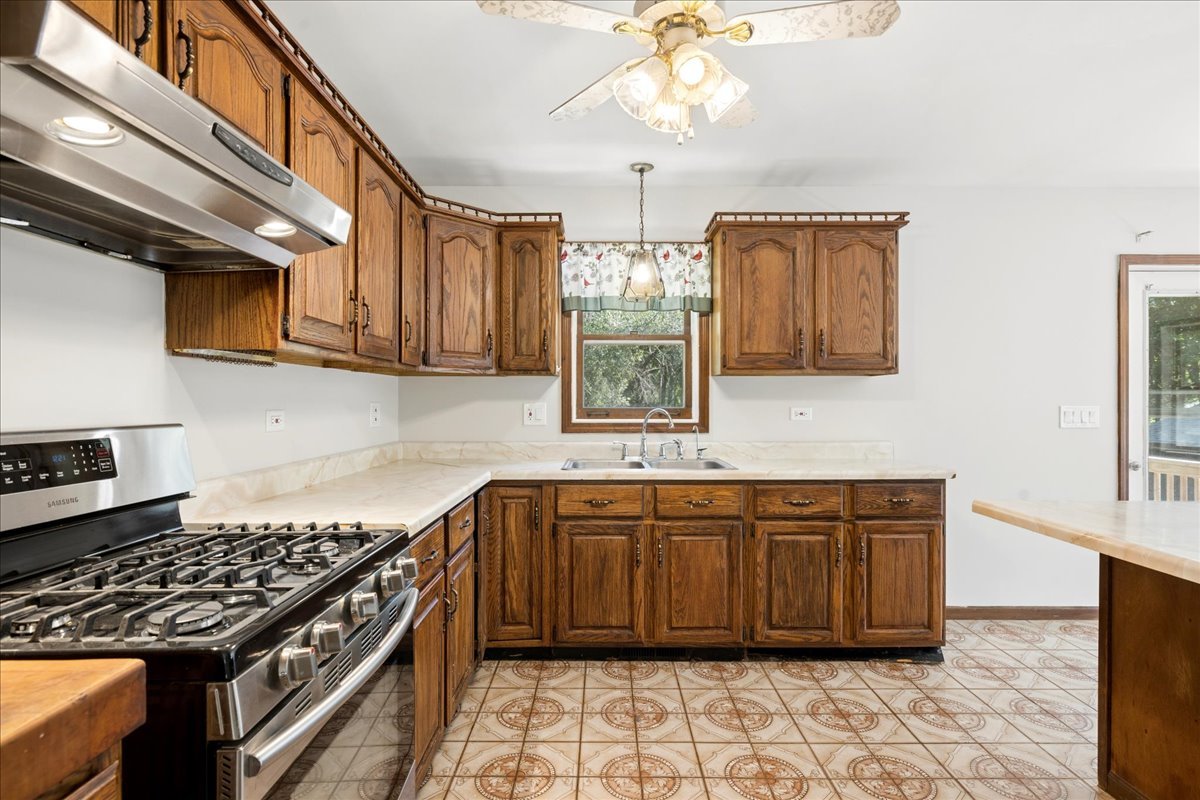 4512 South Ridgeway Road Ringwood, IL 60072 - Photo 10 of 25 Gallery Image 10