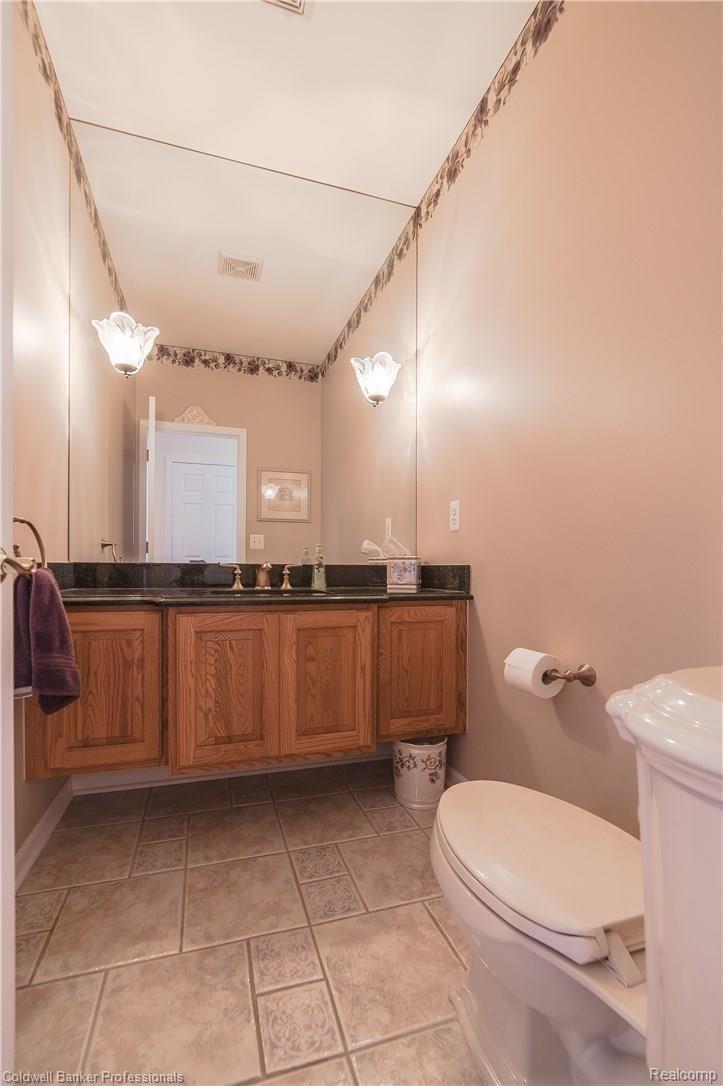 3820 Elk Drive Rochester, MI 48306 - Photo 30 of 45 3820 Elk Dr-24.jpg