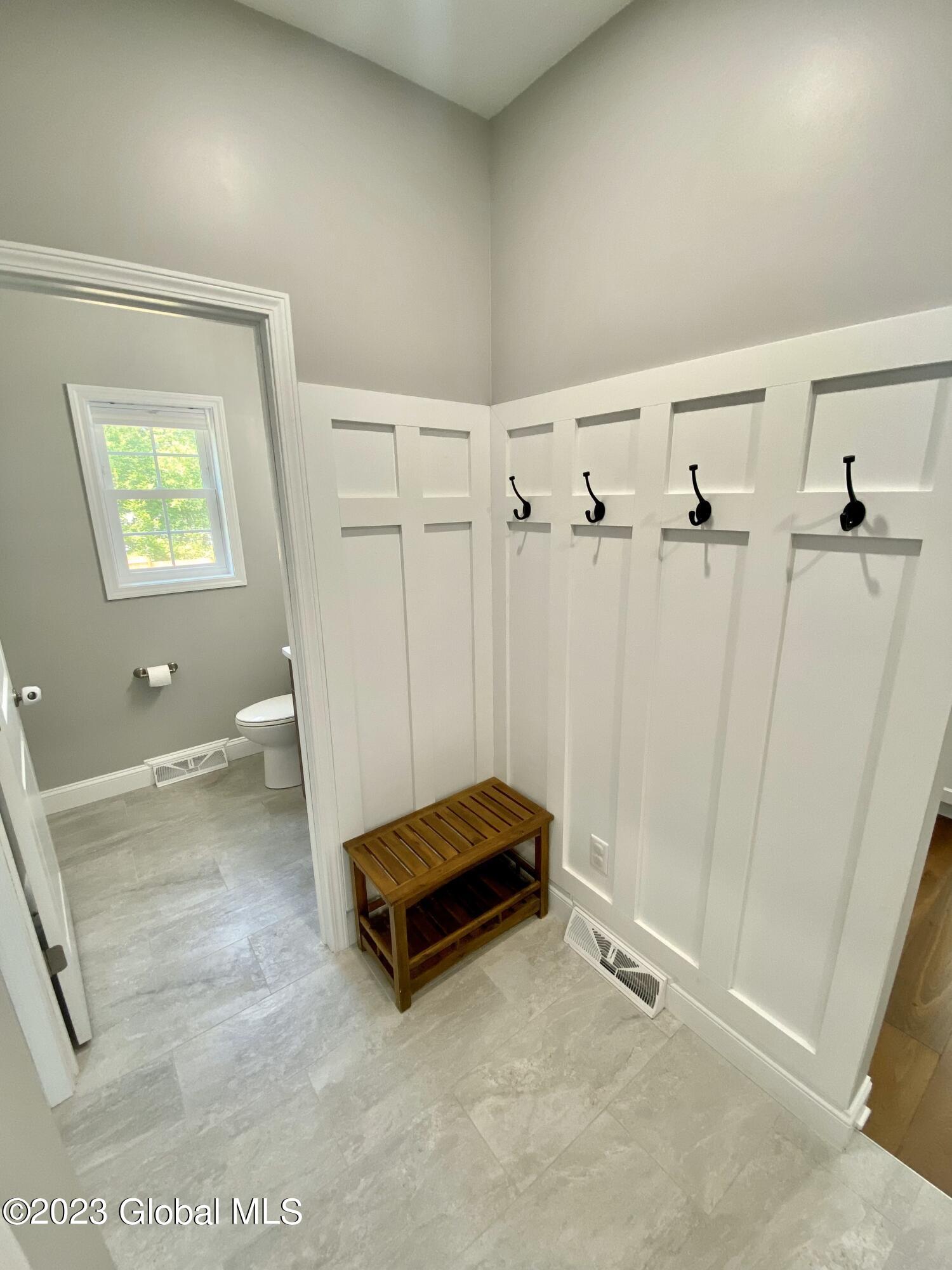 943 Pearse Road Niskayuna, NY 12309 - Photo 18 of 48 18