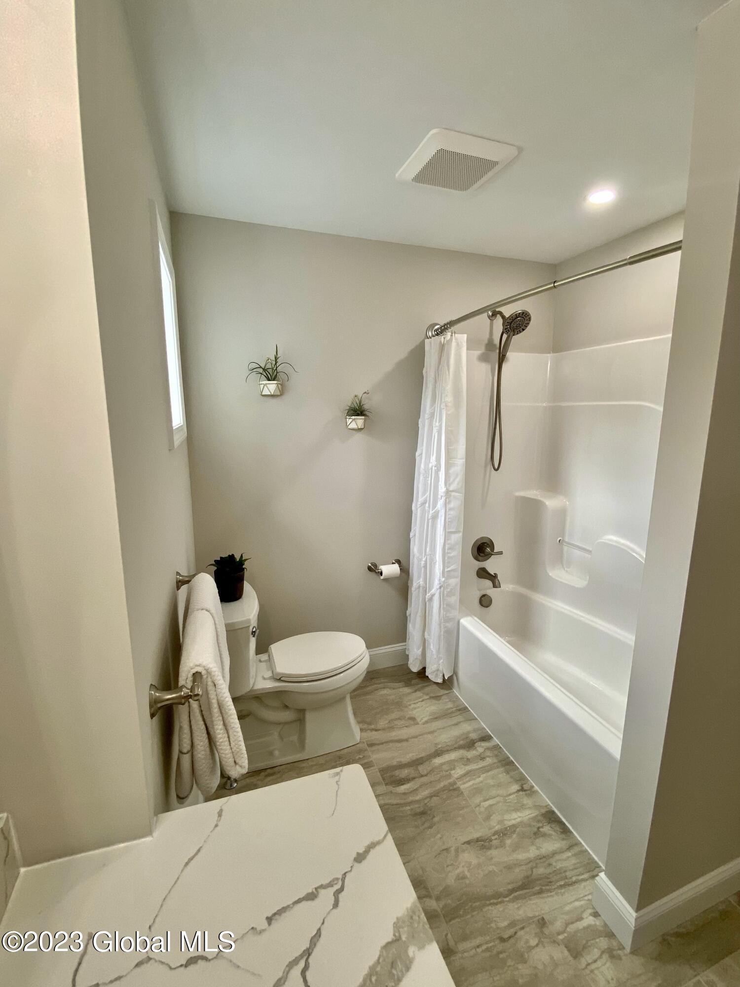 943 Pearse Road Niskayuna, NY 12309 - Photo 37 of 48 37