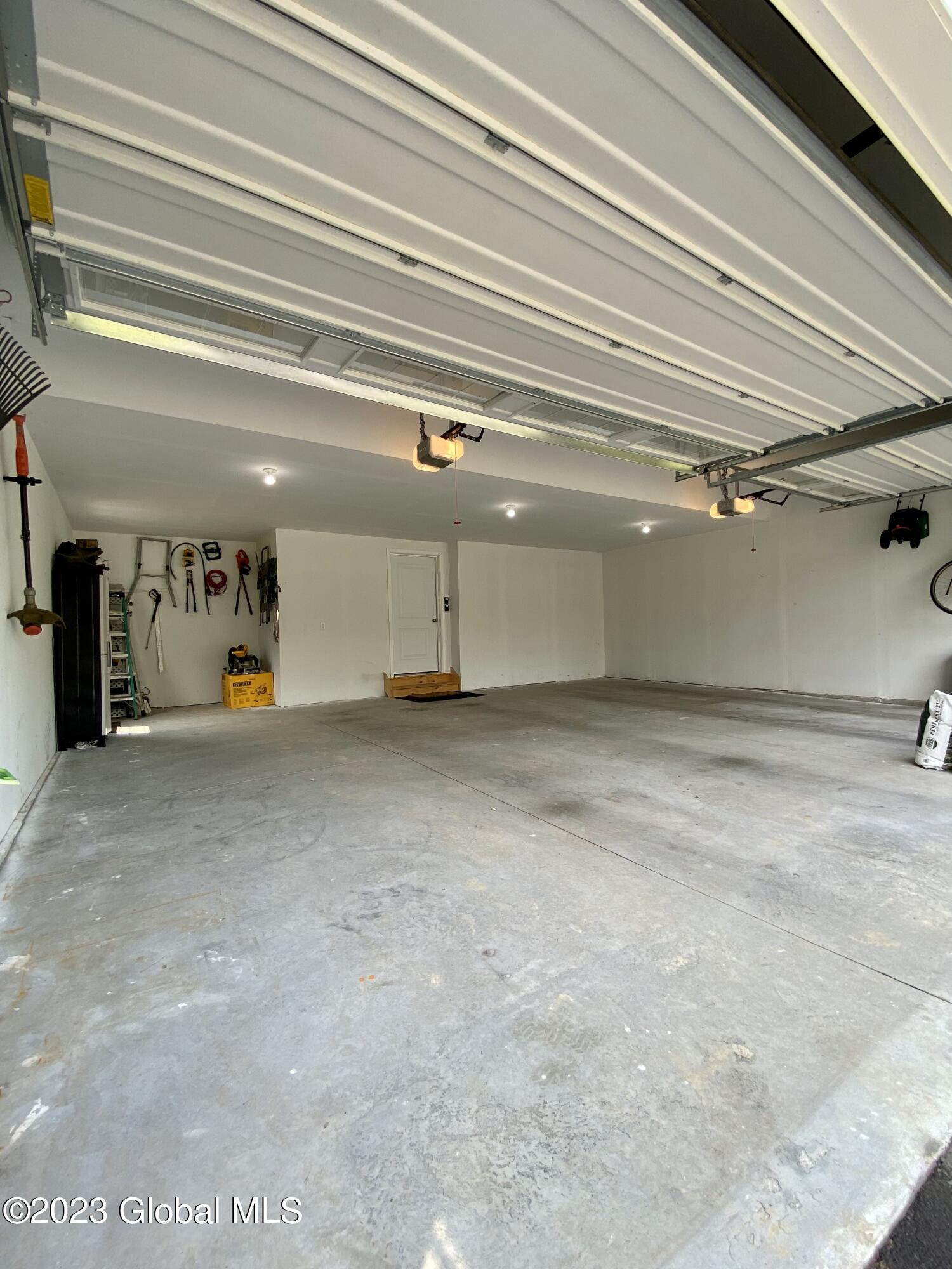 943 Pearse Road Niskayuna, NY 12309 - Photo 38 of 48 38