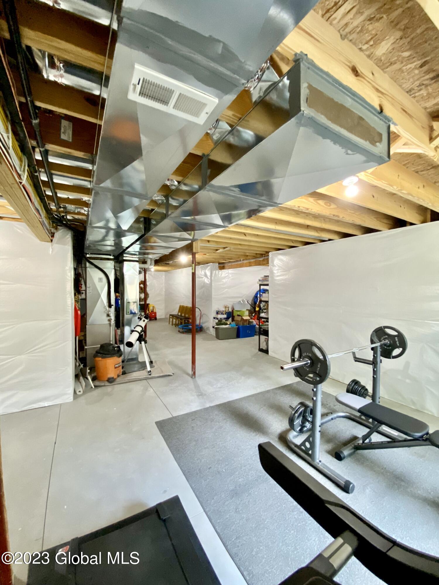 943 Pearse Road Niskayuna, NY 12309 - Photo 42 of 48 42