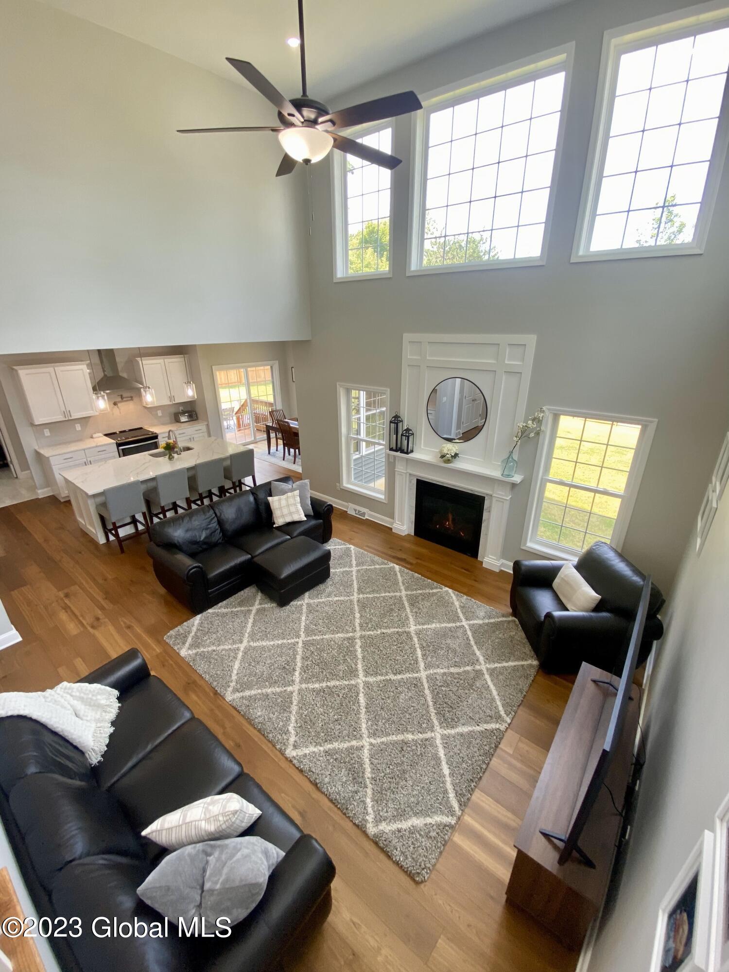 943 Pearse Road Niskayuna, NY 12309 - Photo 5 of 48 5