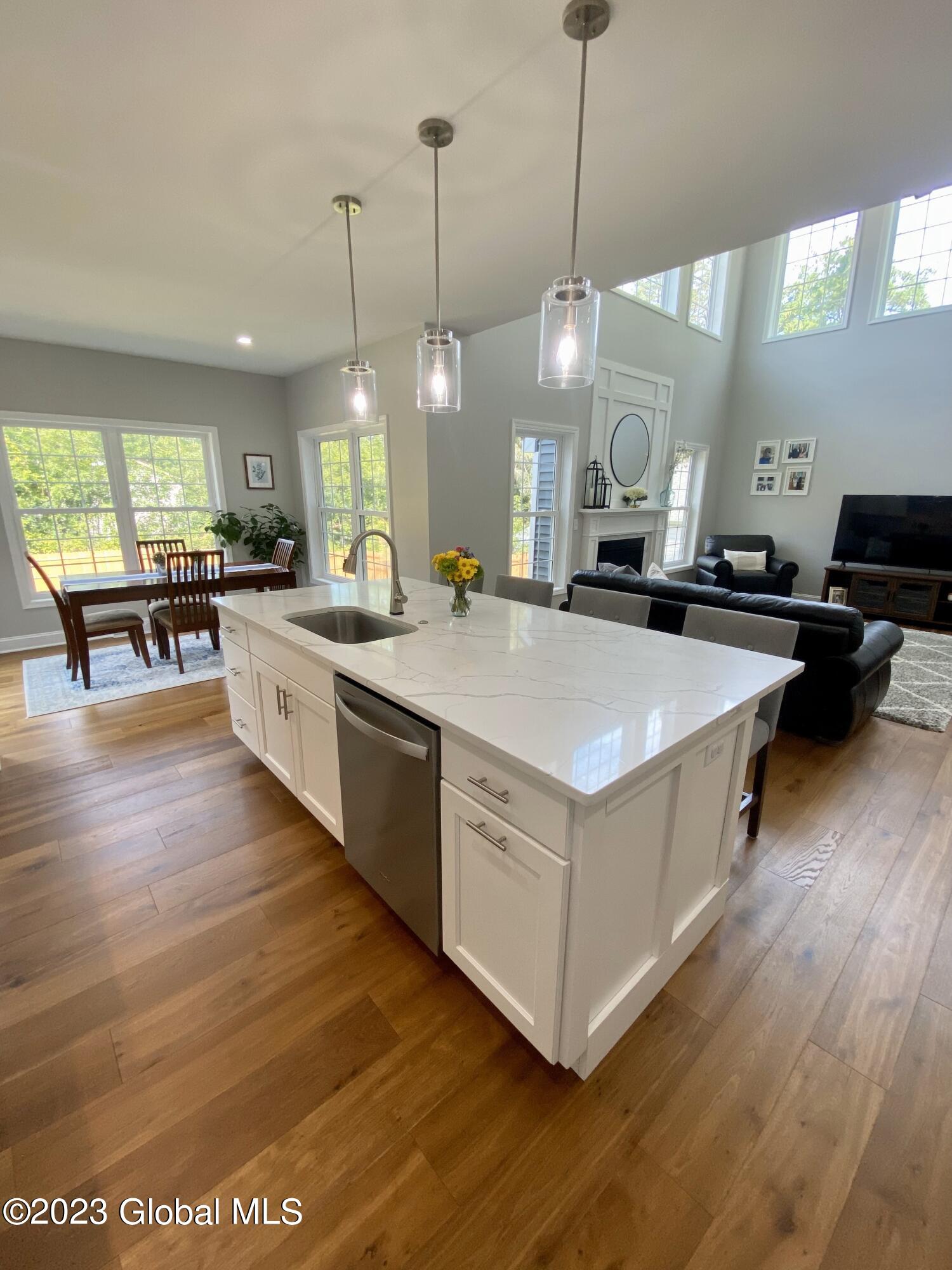 943 Pearse Road Niskayuna, NY 12309 - Photo 7 of 48 7