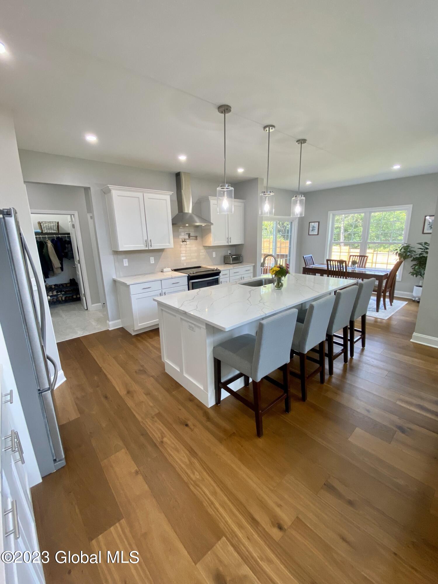 943 Pearse Road Niskayuna, NY 12309 - Photo 8 of 48 8