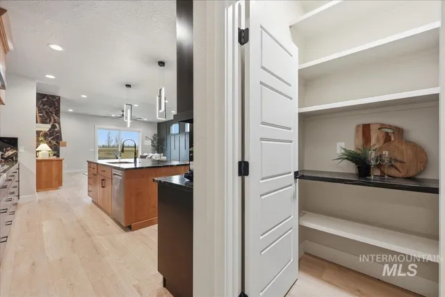 $935,000 | 7818 West Flathead Lk Street, Eagle, ID 83616