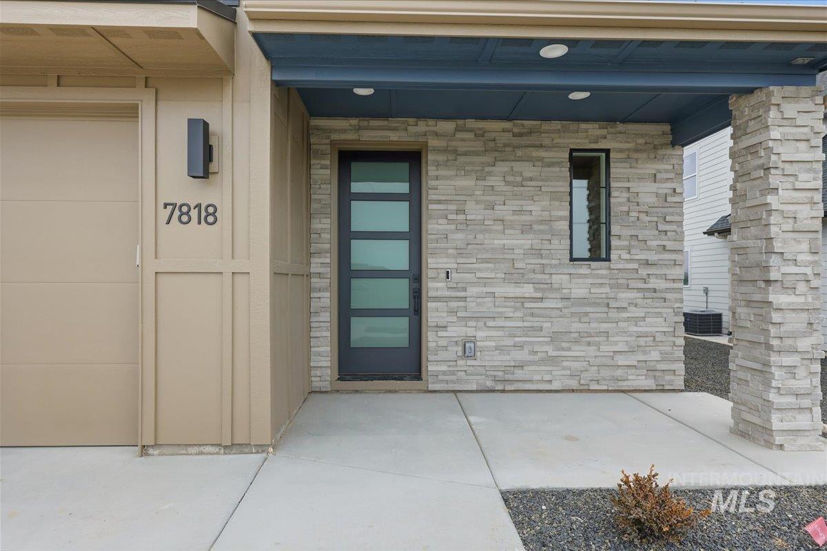 7818 West Flathead Lk Street Eagle, ID 83616 - Photo 2 of 39