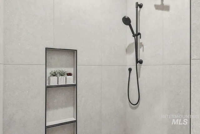 $935,000 | 7818 West Flathead Lk Street, Eagle, ID 83616