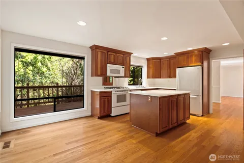 $1,149,995 | 3514 208th Place Northeast, Sammamish, WA 98074