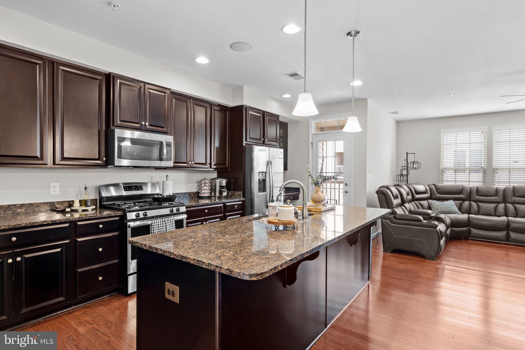 25920 Racing Sun Drive Aldie, VA 20105 - Photo 12 of 33 Fantastic open concept kitchen