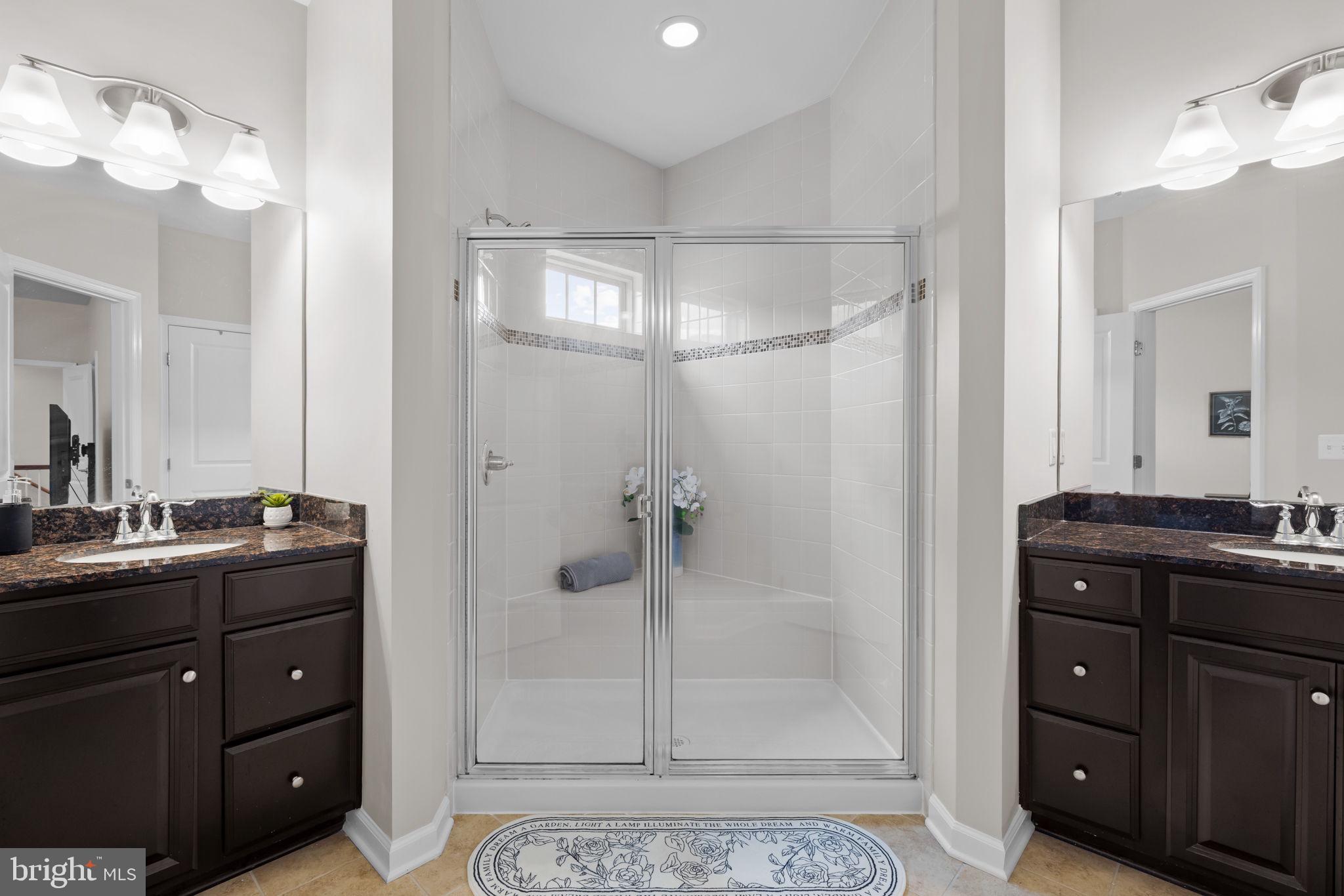 25920 Racing Sun Drive Aldie, VA 20105 - Photo 13 of 33 Primary bathroom suite