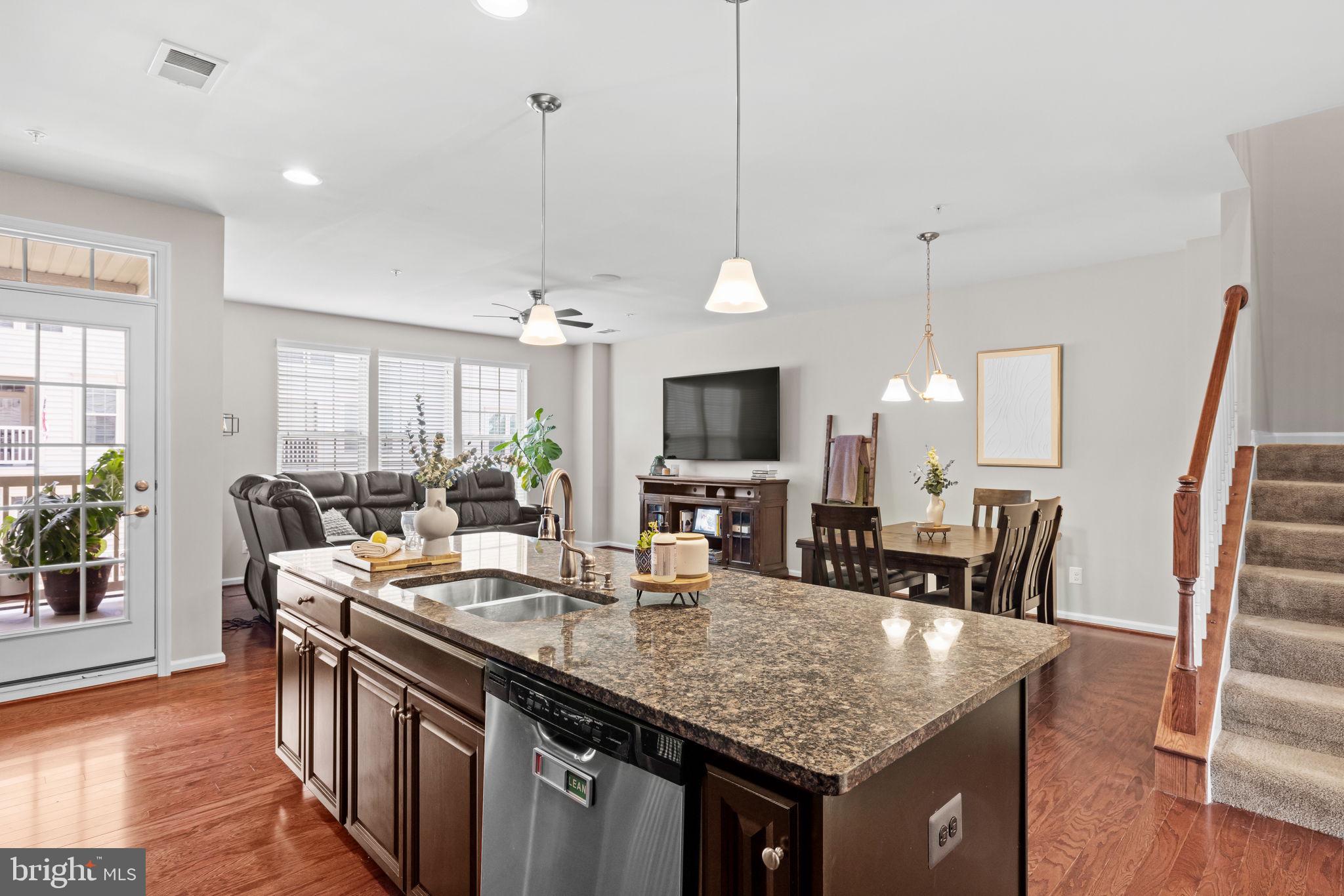 25920 Racing Sun Drive Aldie, VA 20105 - Photo 8 of 33