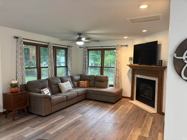 $440,000 | 1015 Honeysuckle Lane, Vincennes, IN 47591