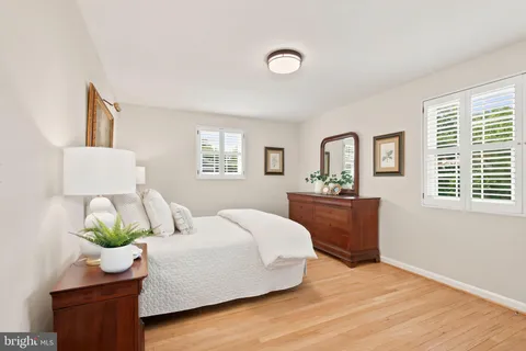 $900,000 | 4509 Clearbrook Lane, Kensington, MD 20895