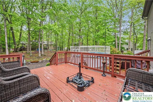 $329,000 | 1117 Belaire Drive, East Stroudsburg, PA 18301