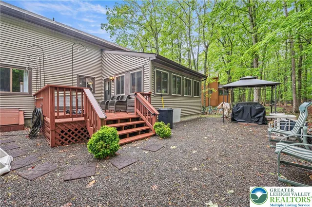 $329,000 | 1117 Belaire Drive, East Stroudsburg, PA 18301