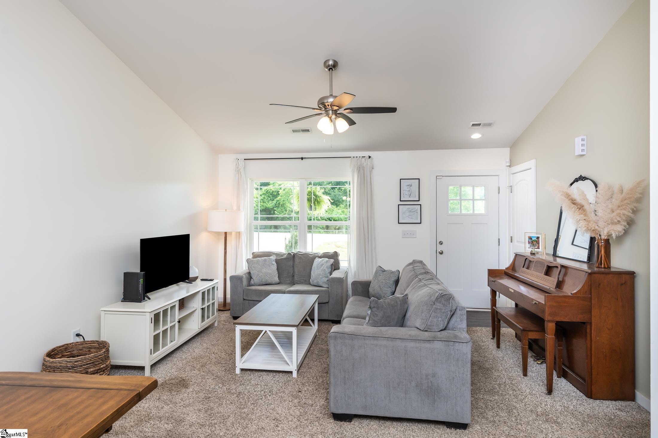 7379 Old Laurens Road Gray Court, SC 29645 - Photo 4 of 23 Gallery Image 4