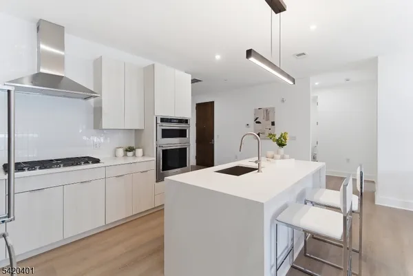 $3,200 | 423 South Avenue West, Unit 201, Westfield, NJ 07090