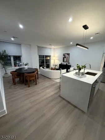 $3,200 | 423 South Avenue West, Unit 201, Westfield, NJ 07090