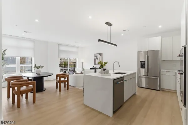 $3,200 | 423 South Avenue West, Unit 201, Westfield, NJ 07090