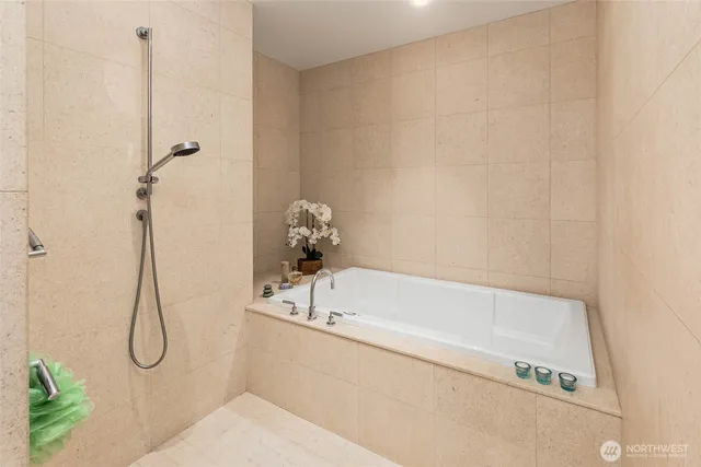 $2,790,000 | 1521 2nd Avenue, Unit 2004, Seattle, WA 98101