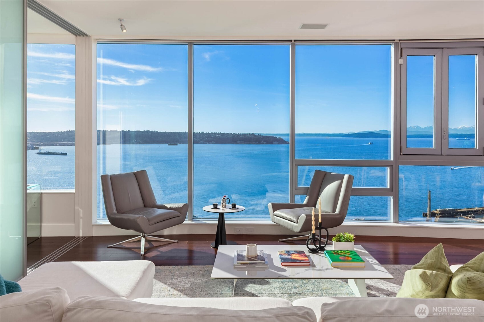 1521 2nd Avenue, Unit 2004 Seattle, WA 98101 - Photo 2 of 34