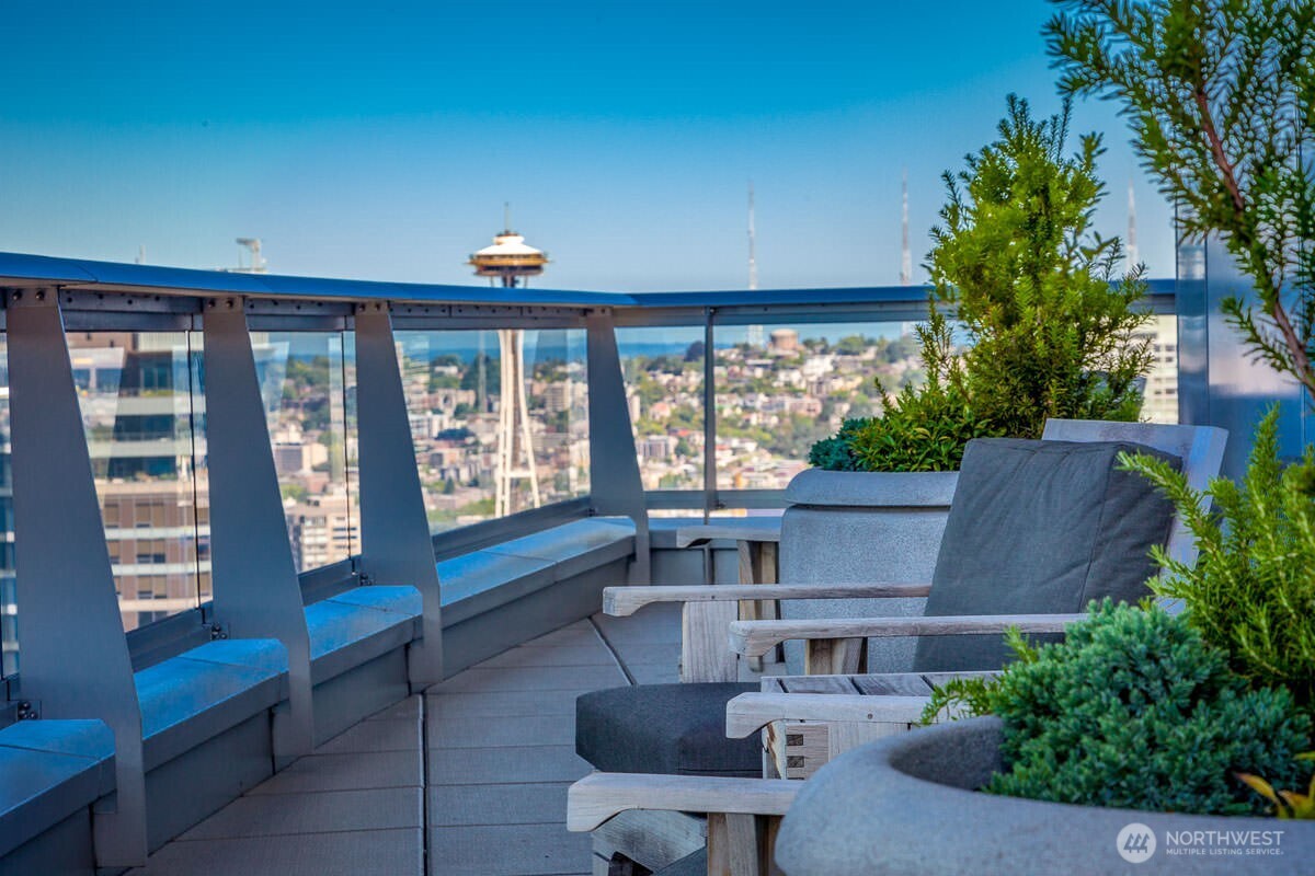 1521 2nd Avenue, Unit 2004 Seattle, WA 98101 - Photo 31 of 34