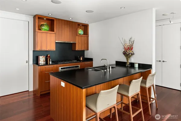 $2,790,000 | 1521 2nd Avenue, Unit 2004, Seattle, WA 98101