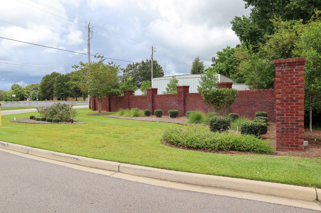 102 Laney Lane Dothan, AL 36305 - Photo 3 of 29