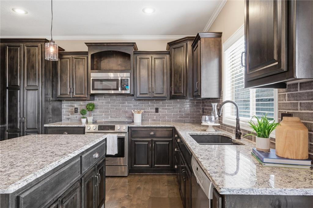 2308 Piatt Lane Olathe, KS 66061 - Photo 5 of 51